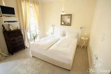 تختخواب و صبحانه Luxury Rooms Minjon