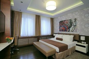 هتل Belgreat Premium Suites