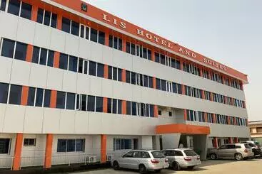 Lis Hotel And Suites