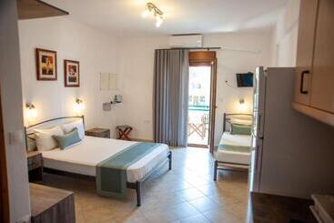 Alexandros Hotel Apartments
