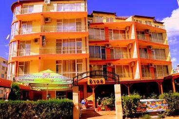 Ryor Hotel All Inclusive & Free Parking
