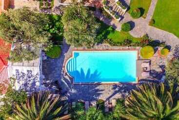 호텔 Luxury Villa Fotini