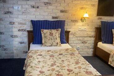 Hotel Penzion Aurooms