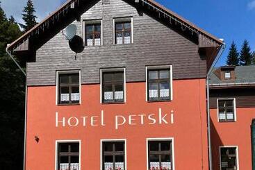 ホテル Petski
