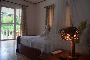 هتل Chalet Bamboo Vert