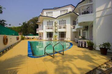 בית מלון כפרי Sunset Beach Resort