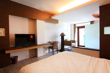 تختخواب و صبحانه Palm Villa Guesthouse