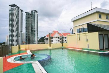 Leisure Cove Hotel & Apartments