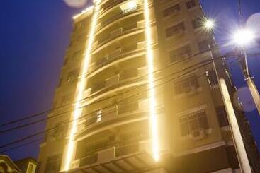 Leisure Cove Hotel & Apartments