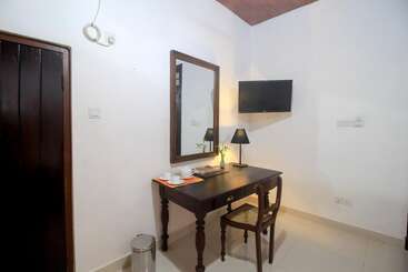 Pensió Ambasewana Mansion