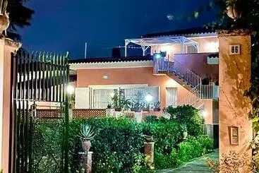 ベッドアンドブレックファースト Linden House Etna