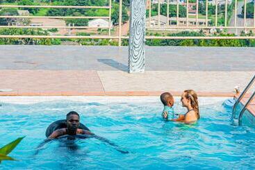 Sky Plus Hotel & Resort