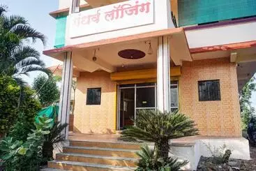 ホテル Oyo Flagship Gandharv Lodging & Boarding