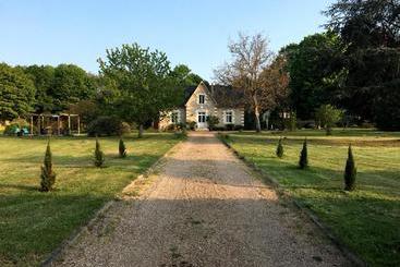 تختخواب و صبحانه Le Clos De La Commanderie