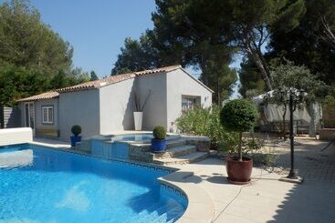 Bed and Breakfast Mas Les Vieux Chenes