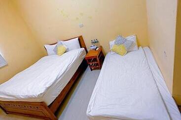 تختخواب و صبحانه 萩閣民宿sara S House走路可到夜市近市區好停車