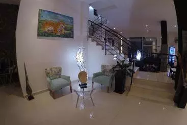 Hotel Tobuna Suites