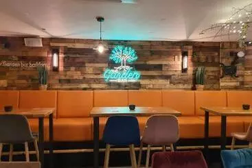 ホテル The Garden Bar Rooms