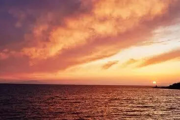 Majatalo &sun Hung Five