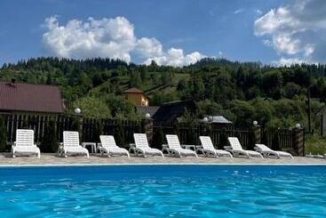 Pensió Zarichna Lyks