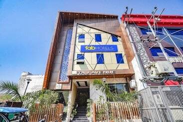 Fabhotel Taj Avenue