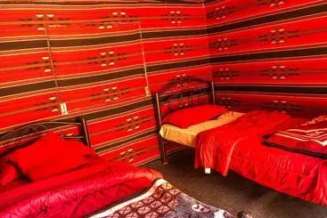 تختخواب و صبحانه Desert Bird Camp