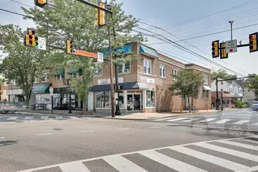 コテージ Hatboro Retreat: Steps From Shopping & Dining!