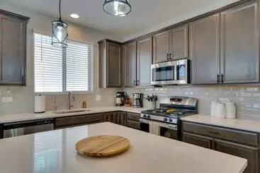 Mökkimajoitus Lovely Tucson Home W/ Private Pool & Fire Pit!