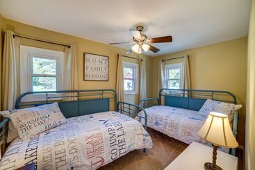 별장 Quaint Olivet Cabin W/ Patio On Duck Lake!