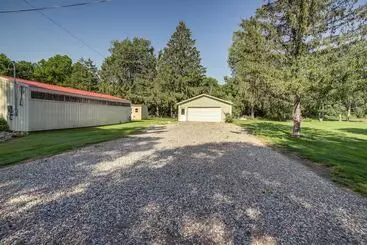 コテージ Quaint Olivet Cabin W/ Patio On Duck Lake!