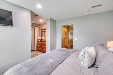 بيت ريفى Spacious Ozawkie Home   Near Lake Perry!