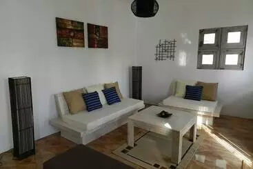 آپارتمان‌های توریست‌ها Bernard L'hermite Villa