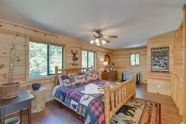 コテージ Hike, Ski & Unwind: Cabin W/ Hot Tub In Pioneer!
