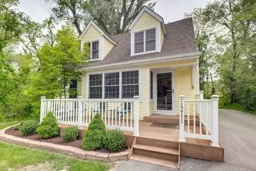 Mökkimajoitus Steps To Lake Michigan Beach: Gary Vacation Rental