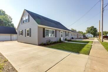 Dom wiejski Dog Friendly Port Clinton Home: Walk To Lake Erie!