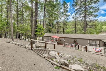 Casa Rural Peaceful Cloudcroft Vacation Rental: Walk To Shops