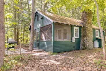 Southold Cottage W/ Patio & Grill   Walk To Beach!