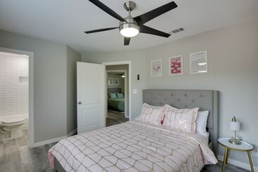 Dom wiejski Private Pool & Guest House: Spacious Kemp Home!