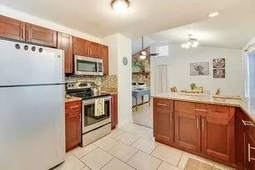 کلبه Winter Haven Retreat W/ Private Pool!