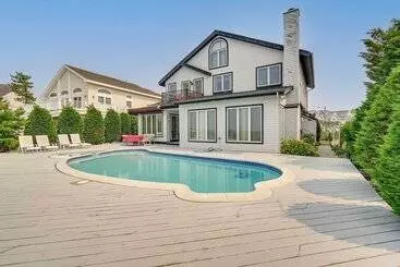 コテージ Bayfront Avalon Home W/ Boat Slip & Private Pool!
