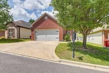 Mökkimajoitus Birmingham Home W/ Yard   15 Mi To Downtown!