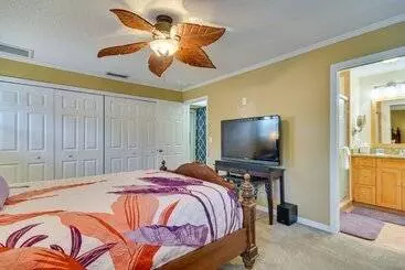 Landhus Largo Retreat W/ Private Pool, Slide & Treehouse!