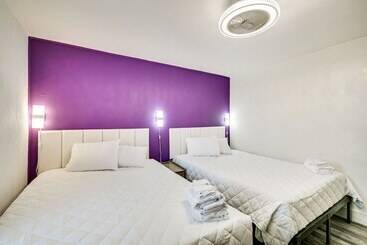 Kır Evi 1 Mi To Broadway At The Beach: Home W/ Porch!