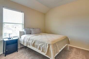 کلبه Pet Friendly Pearland Home ~ 21 Mi To Houston!