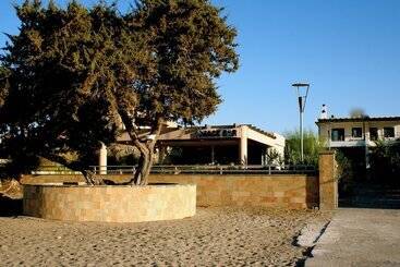 Aparthotel Amaryllis Fully Equipped Front Beach House