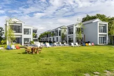 Hatchao Heritage Beachfront Resort