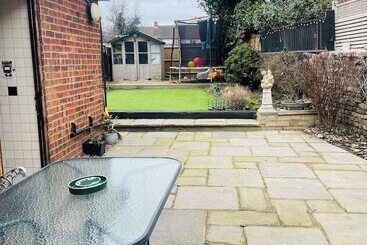 Casa Rural Immaculate 3 Bed House In Waltham Cross