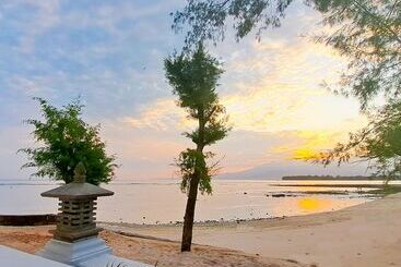 酒店 Gili Beachfront Suites