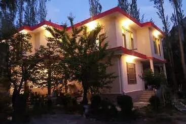 Hotel Serere Guest House Skardu