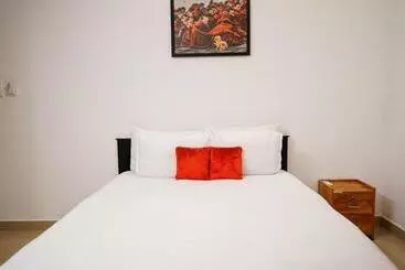 تختخواب و صبحانه Fortis Rooms